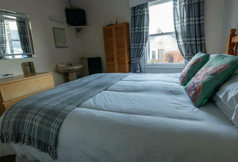 标准间, Crown And Anchor Inn