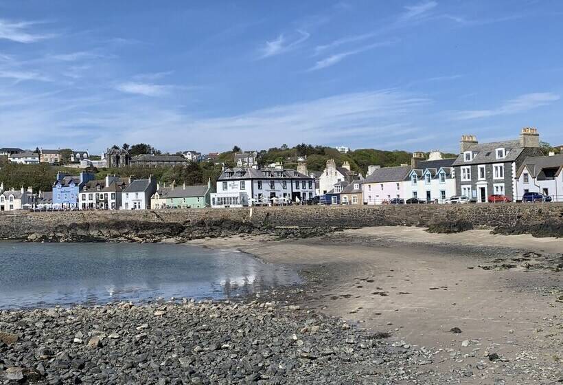 דירת שני חדרים, The Harbour House Sea Front