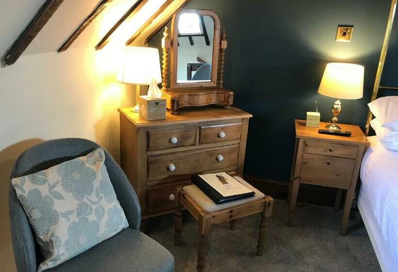 スーペリアールーム, Sebastians