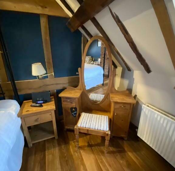 スタンダードルーム, Sebastians