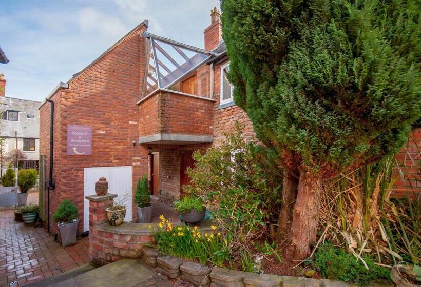 デラックスルーム, Sebastians