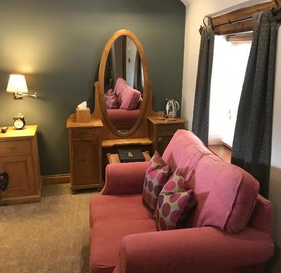 デラックスルーム, Sebastians