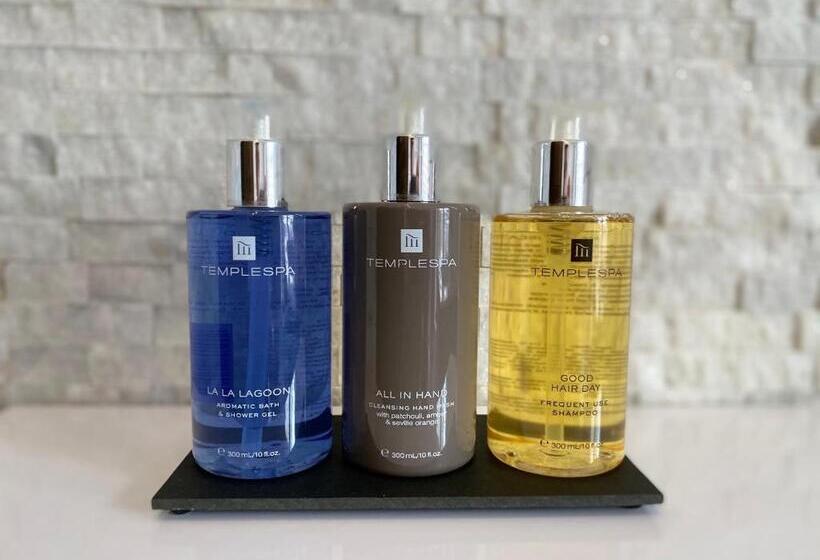 デラックスルーム, Sebastians