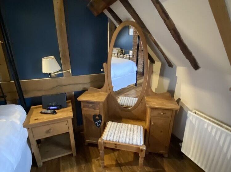 スタンダードルーム, Sebastians