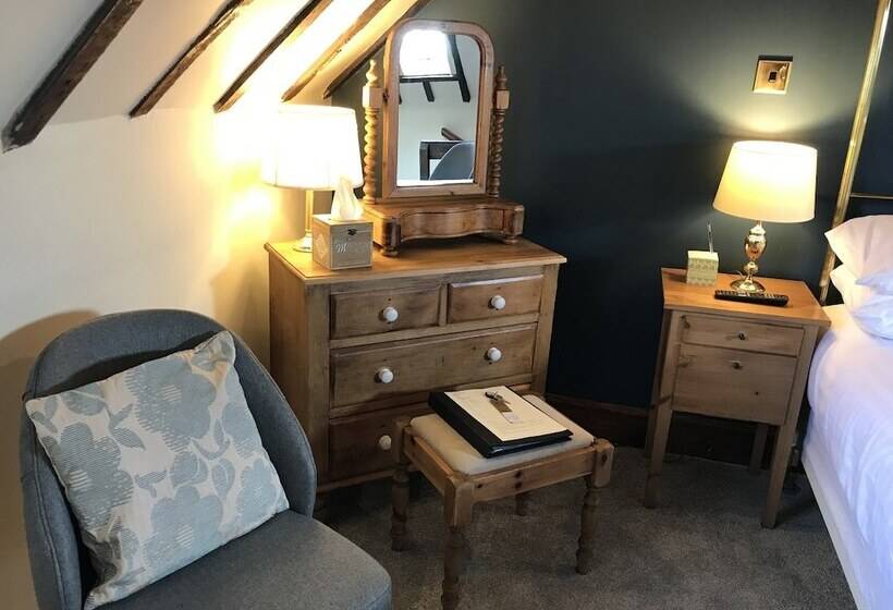 スーペリアールーム, Sebastians