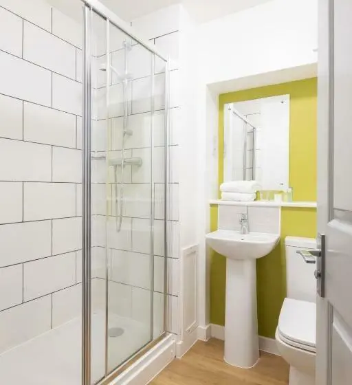 Standard Yhden Hengen Huone, The Broadway Park
