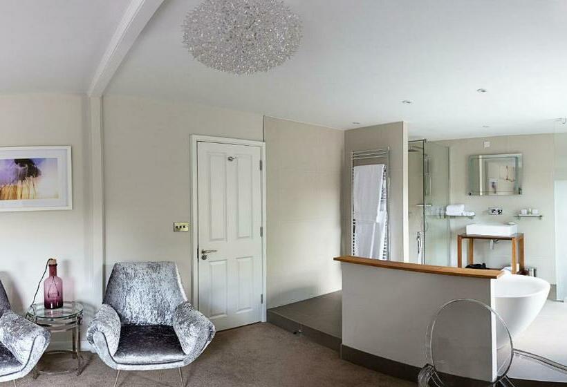 جناح, The Goudhurst Inn