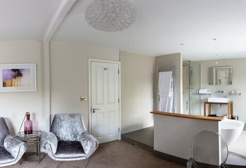 جناح, The Goudhurst Inn