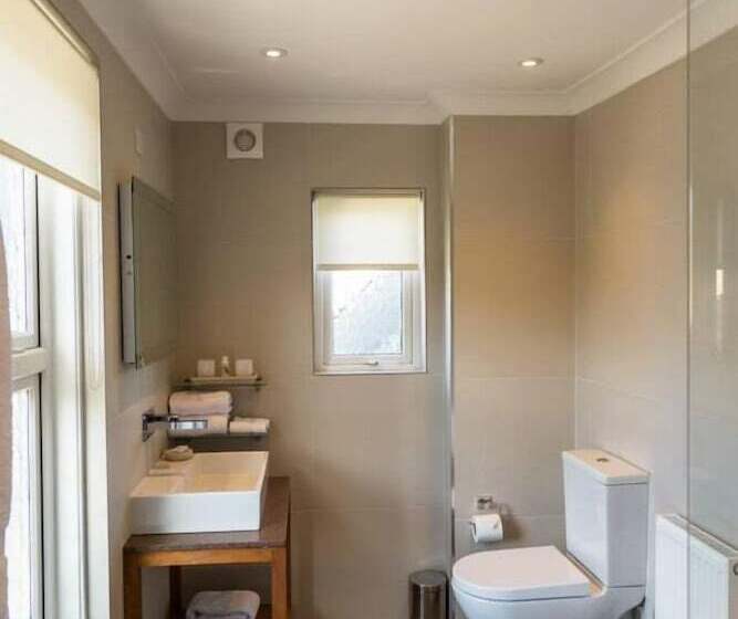 جناح, The Goudhurst Inn