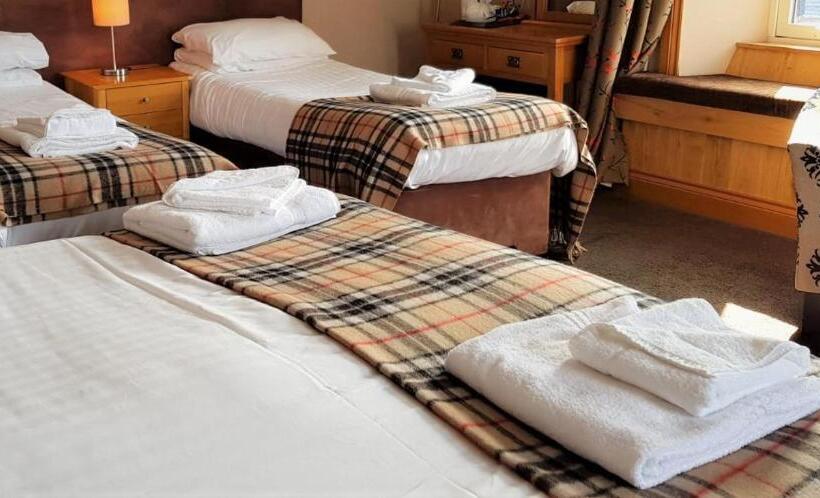 סוויטה משפחתית, The Harbour House Sea Front