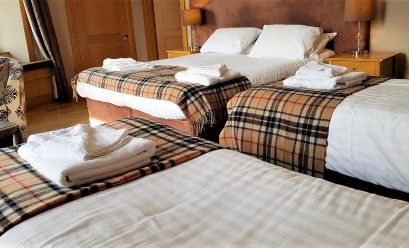 סוויטה משפחתית, The Harbour House Sea Front