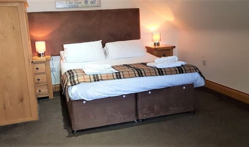 דירת שני חדרים, The Harbour House Sea Front