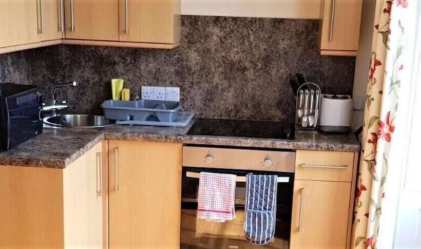 דירת שני חדרים, The Harbour House Sea Front