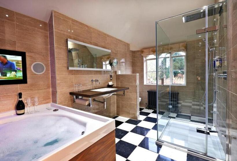 ジュニアスイート, The Oaksmere