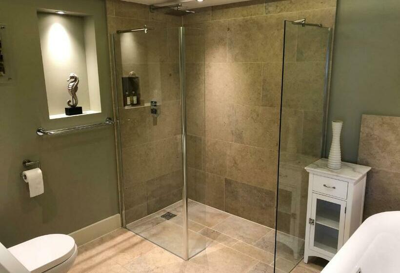 جناح إدارى, The Peppermill Town House Hotel & Restaurant