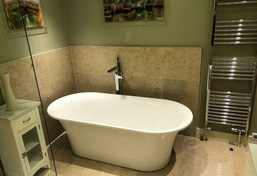 جناح إدارى, The Peppermill Town House Hotel & Restaurant