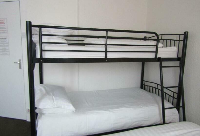 غرفة عائلية, The Scala