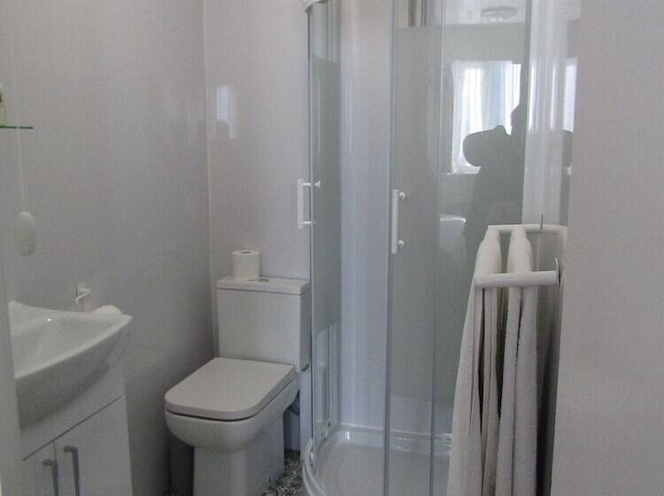 غرفة عائلية, The Scala