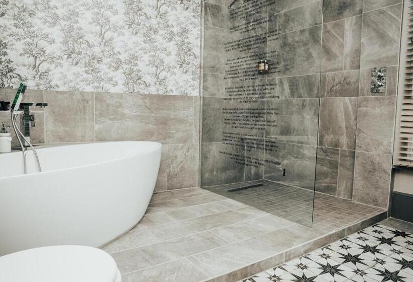 غرفة سوبيريور سرير كينج, The Peppermill Town House Hotel & Restaurant