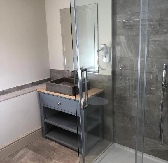 غرفة سوبيريور عائلية, The Peppermill Town House Hotel & Restaurant