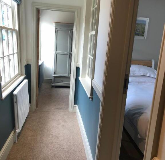 غرفة سوبيريور عائلية, The Peppermill Town House Hotel & Restaurant