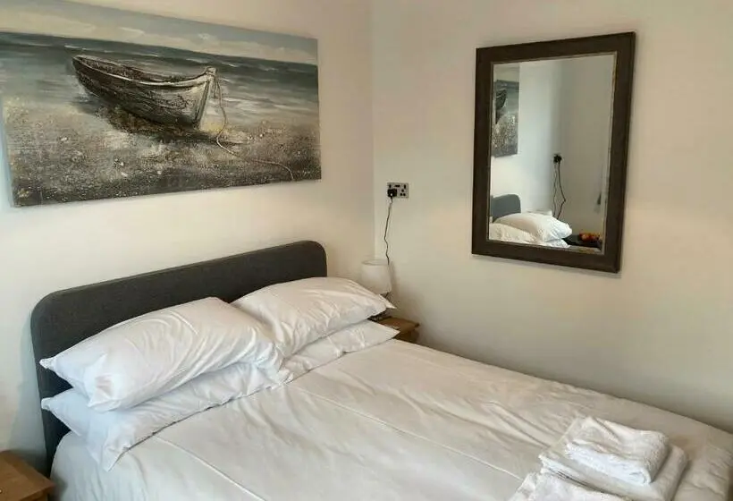 デラックスルーム, The Waves B&b