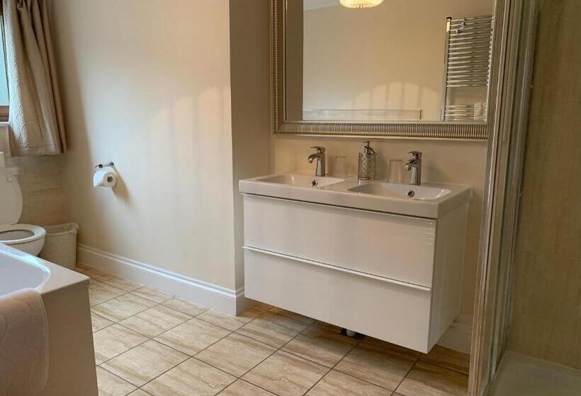 اتاق استاندارد, Westcourt Guest House