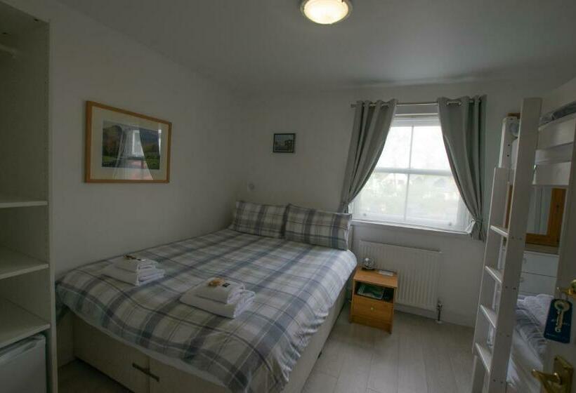 Семейный Номер, Corran Bunkhouse