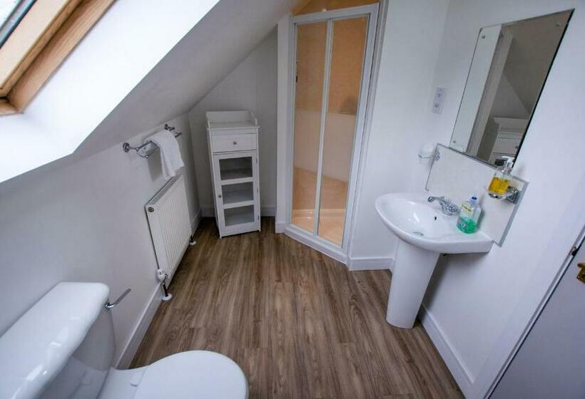 Семейный Номер, Corran Bunkhouse