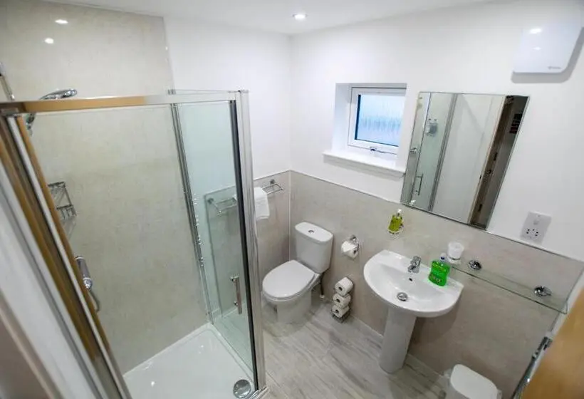 Standard Kolmen Hengen Huone, Corran Bunkhouse