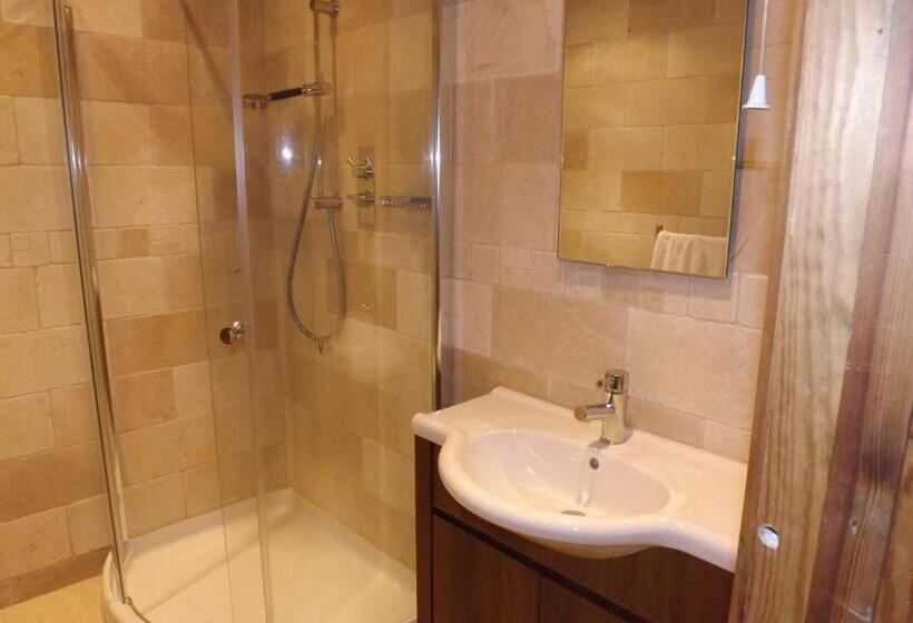 اتاق استاندارد, Greenway Barn