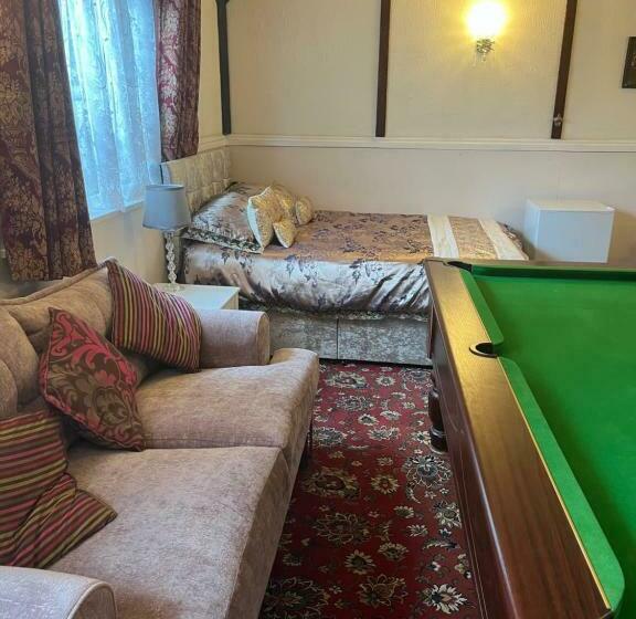 اتاق استاندارد چهار تخته, Jasmine House