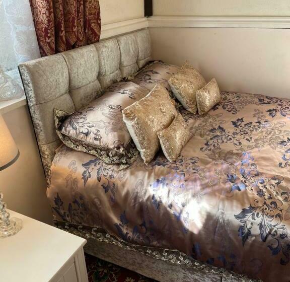 اتاق استاندارد چهار تخته, Jasmine House