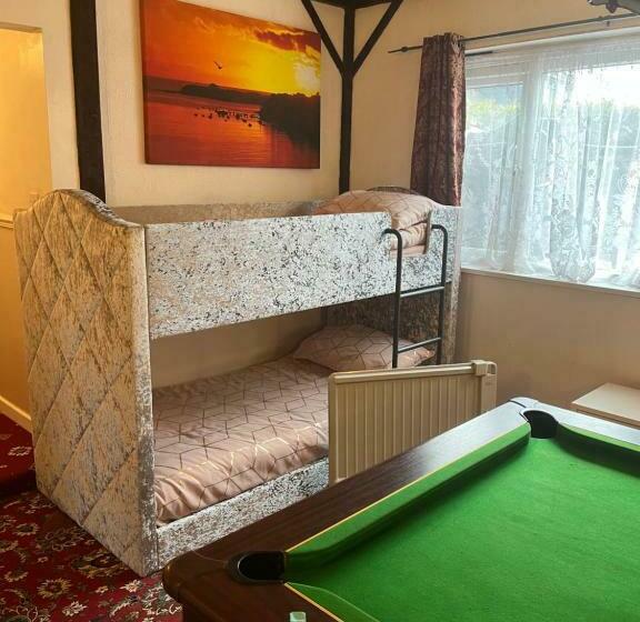 اتاق استاندارد چهار تخته, Jasmine House