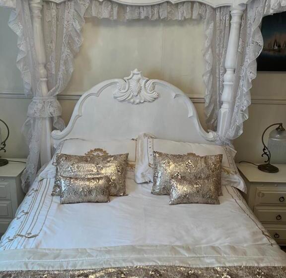 اتاق استاندارد, Jasmine House