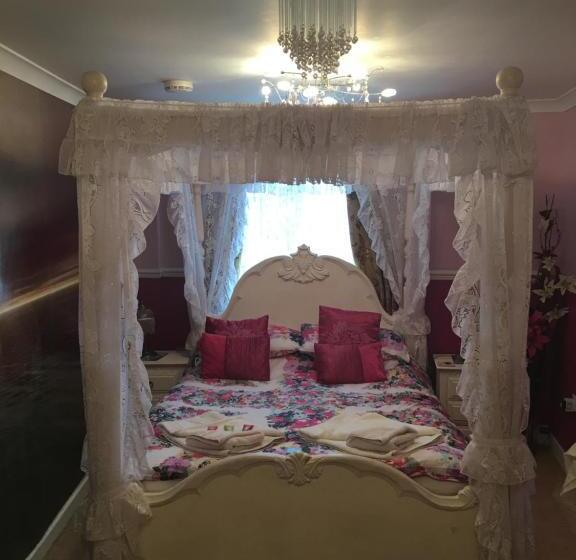 اتاق استاندارد سه نفره, Jasmine House