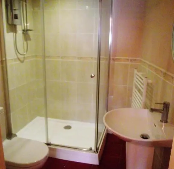 Standard Kolmen Hengen Huone, Jasmine House