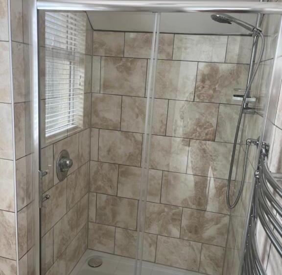 اتاق استاندارد سه نفره, Jasmine House