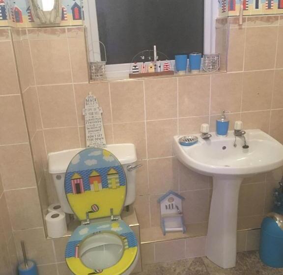 اتاق استاندارد یک تخته با سرویس بهداشتی مشترک, Jasmine House