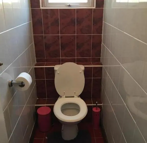 Standard Yhden Hengen Huone Jaettu Kylpyhuone, Jasmine House