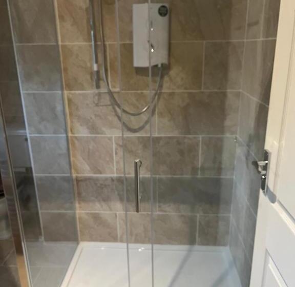 اتاق خانوادگی, Jasmine House