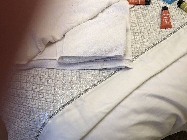 اتاق استاندارد, Jasmine House