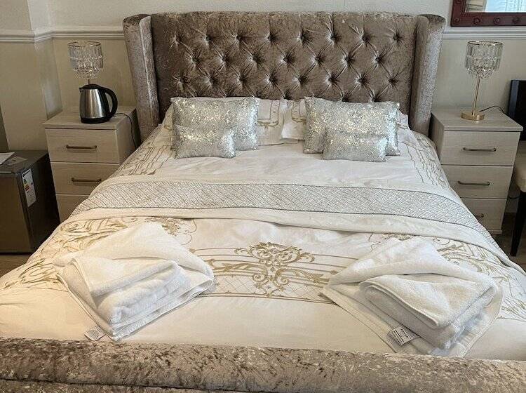 اتاق خانوادگی, Jasmine House