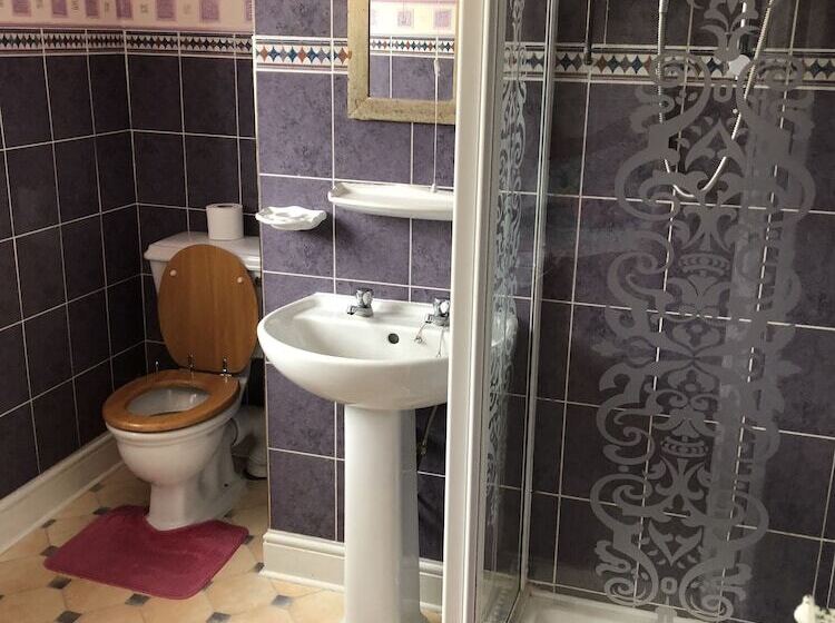 اتاق خانوادگی, Jasmine House