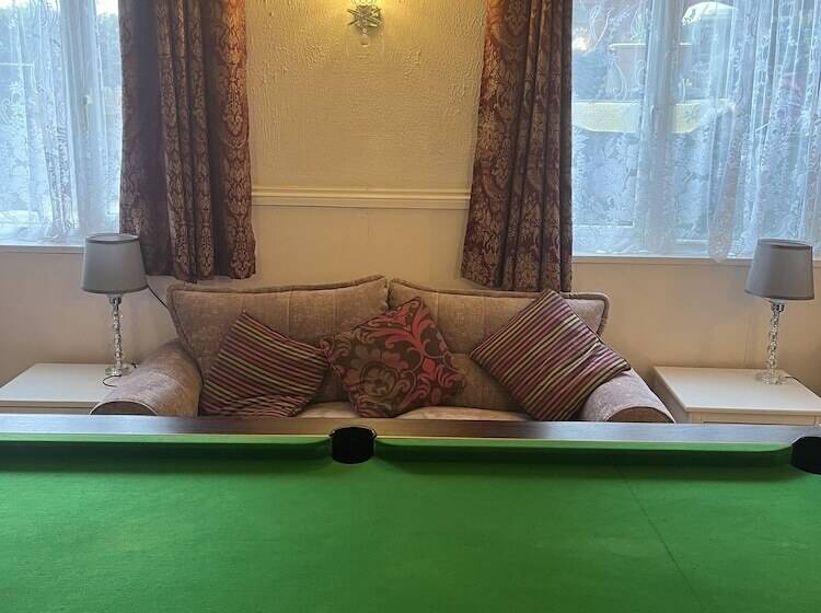 اتاق استاندارد چهار تخته, Jasmine House