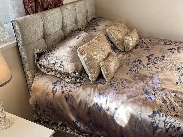 اتاق استاندارد چهار تخته, Jasmine House