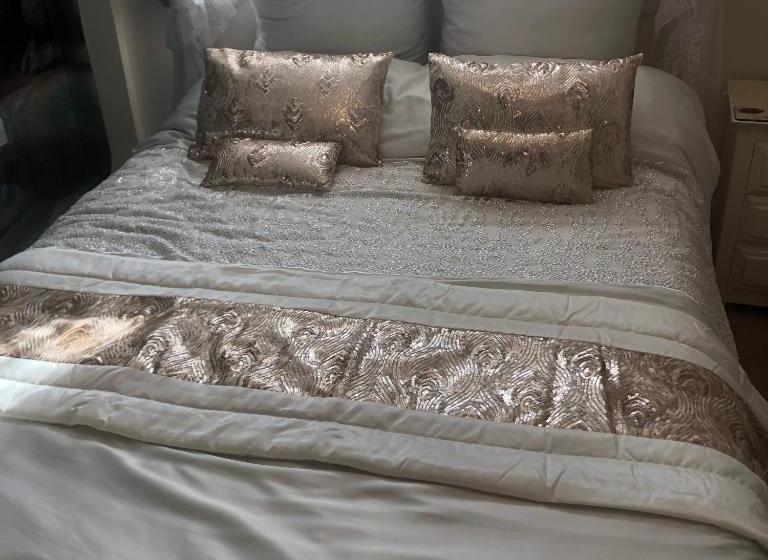 اتاق استاندارد, Jasmine House