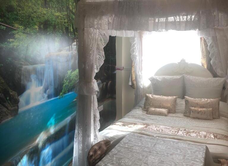 اتاق استاندارد, Jasmine House