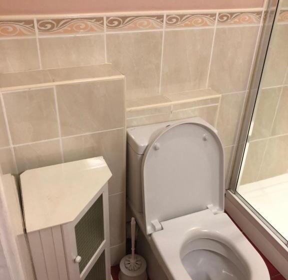 اتاق استاندارد سه نفره, Jasmine House