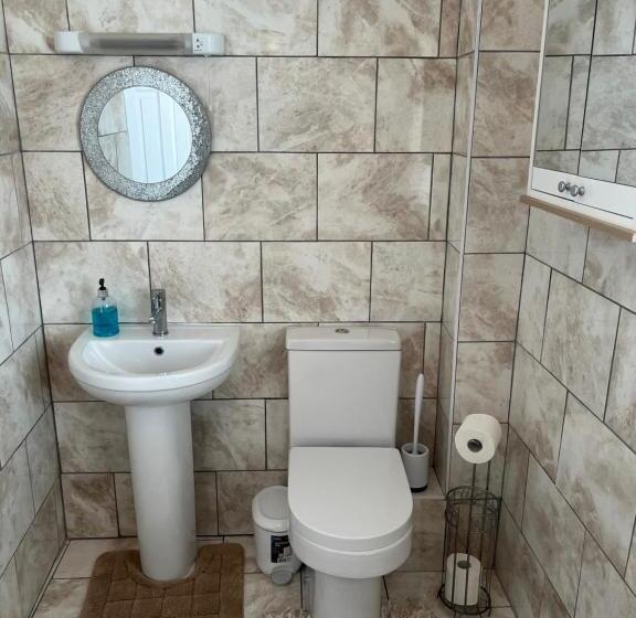 اتاق استاندارد سه نفره, Jasmine House